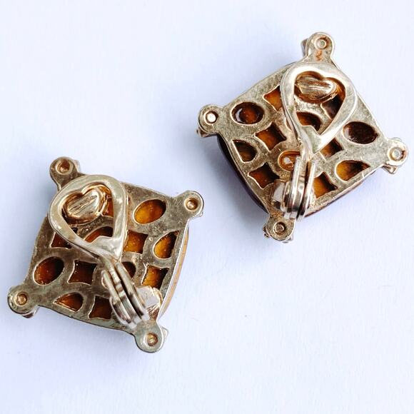 Vintage Monet Mid Century Tiger Eye Clip Earrings, Gemstone, 1960s Jewelry - Picture 8 of 11